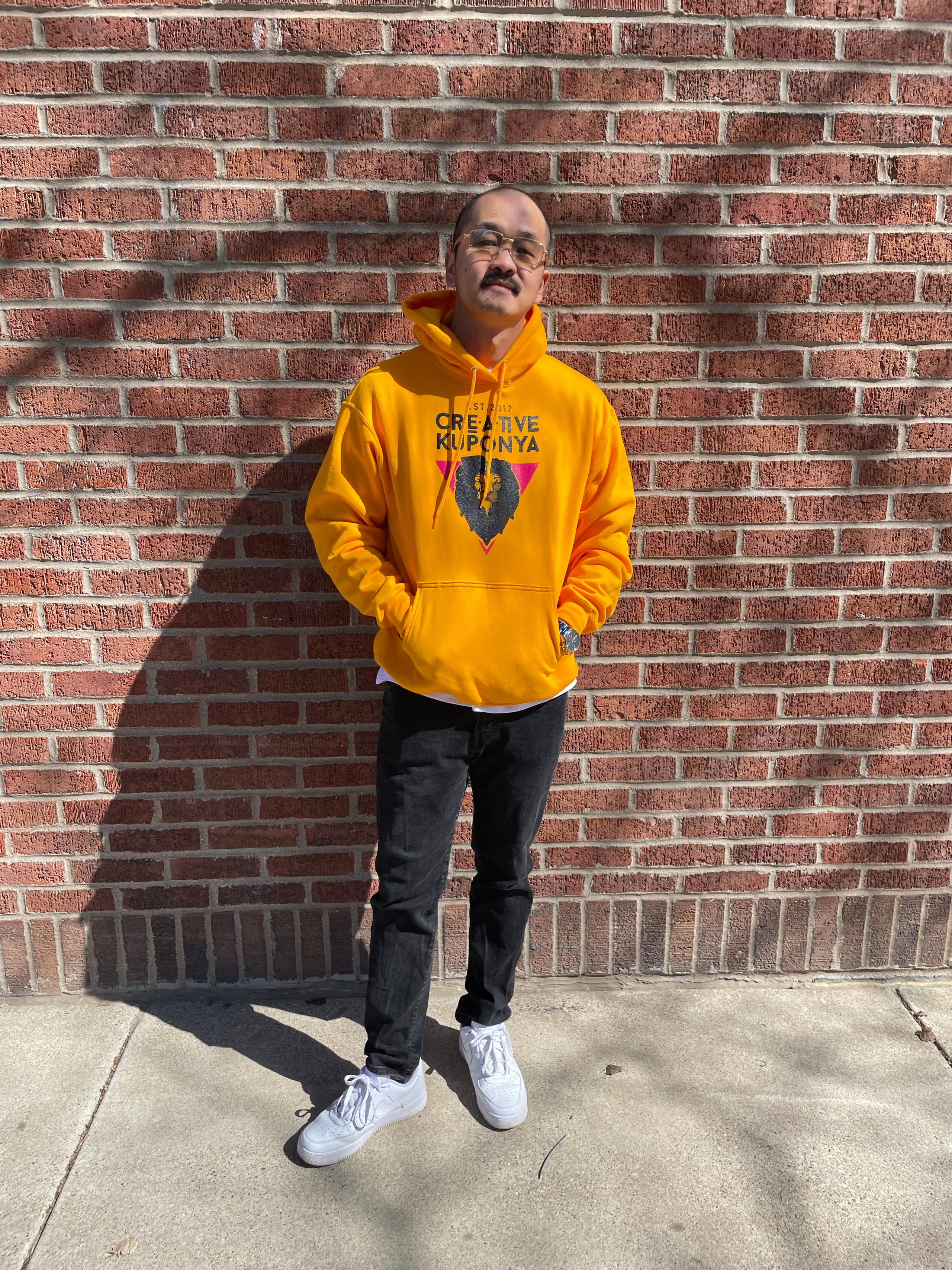 Mens yellow sale hoodie outfit